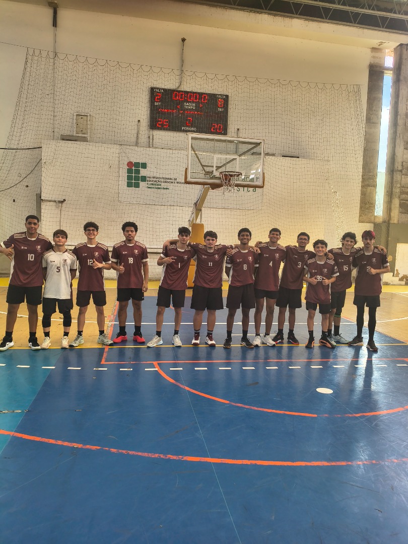 Equipe de volei masculino campea Centro.jpg