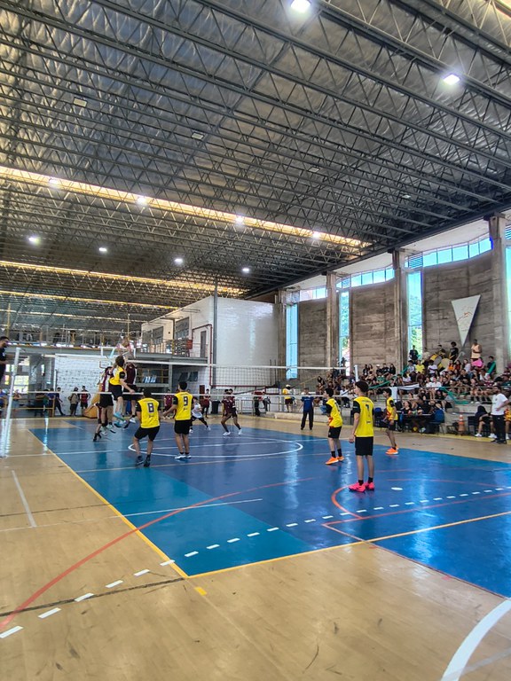 volei masculino Marica - Centro.jpg