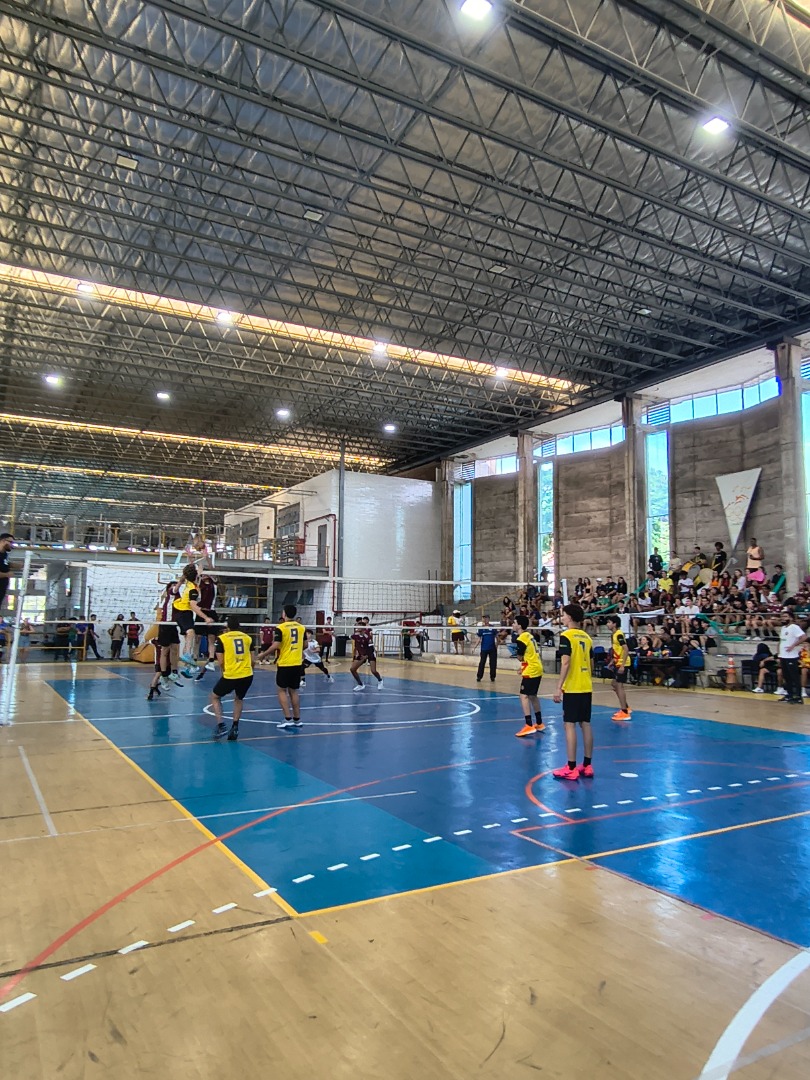 volei masculino Marica - Centro.jpg