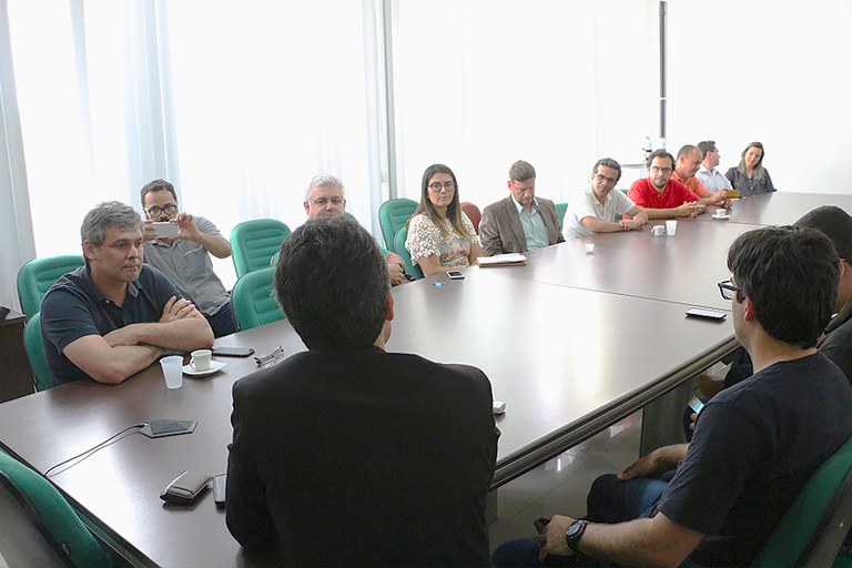 IFF Centro recebe visita do senador Lindbergh Farias