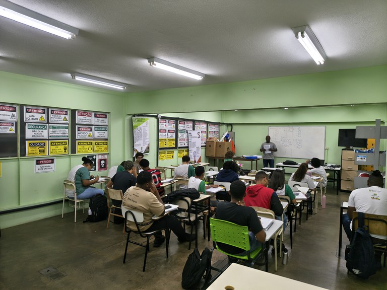 IFF oferta 180 vagas gratuitas em cursos de qualificação profissional na área de energias renováveis