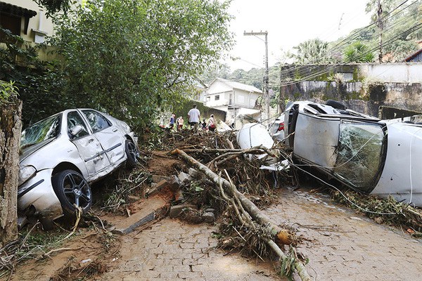 IFF recebe doações para vítimas da tempestade de Petrópolis