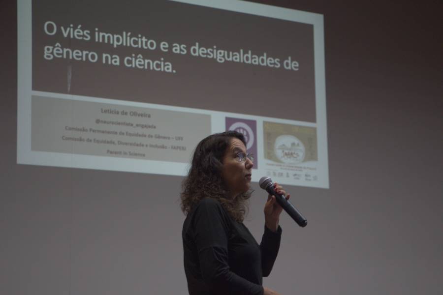 Palestra sobre desigualdade de gênero encerra o XV Confict e VIII Conpg