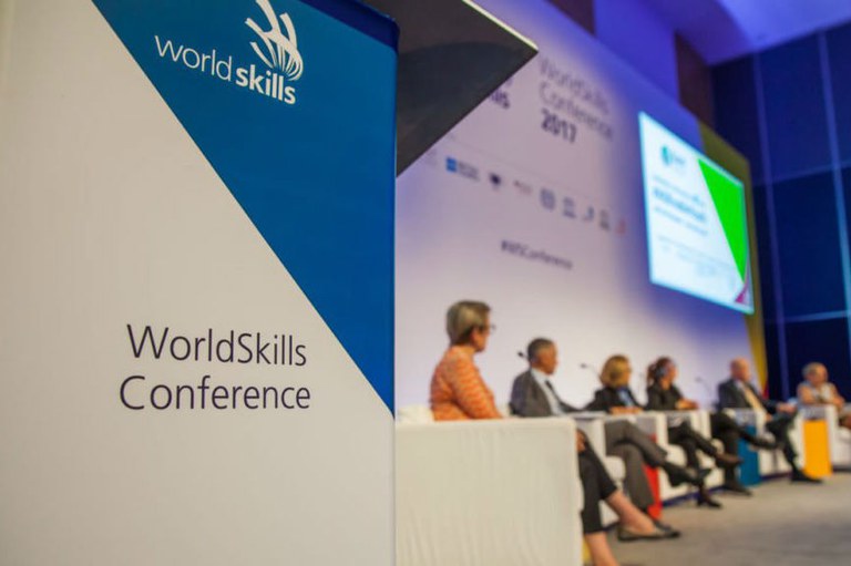 Reitor do IFF vai compartilhar modelo de educação em conferência mundial