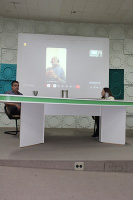 Mesa com Gaudêncio Frigotto e Cíntia Magno Brazorotto (IFSP) Mesa com Gaudêncio Frigotto e Cíntia Magno Brazorotto (IFSP)