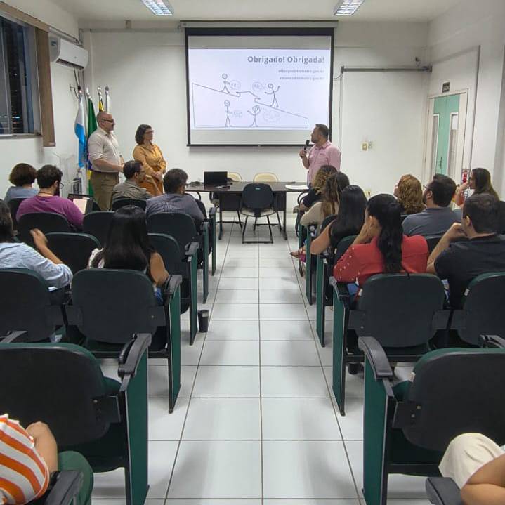 Servidores do IFF debatem como descomplicar a linguagem no serviço público para se aproximar do cidadão