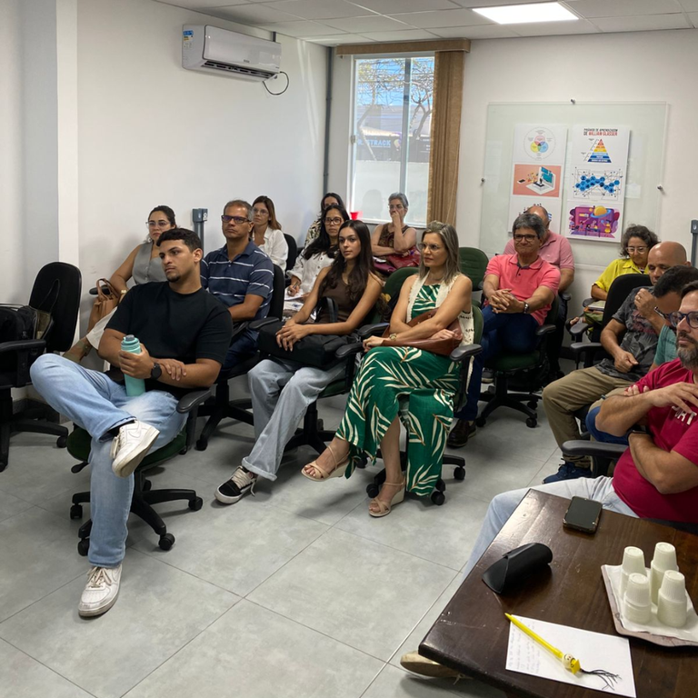 Servidores do IFF debatem sobre o uso da IA no ambiente acadêmico