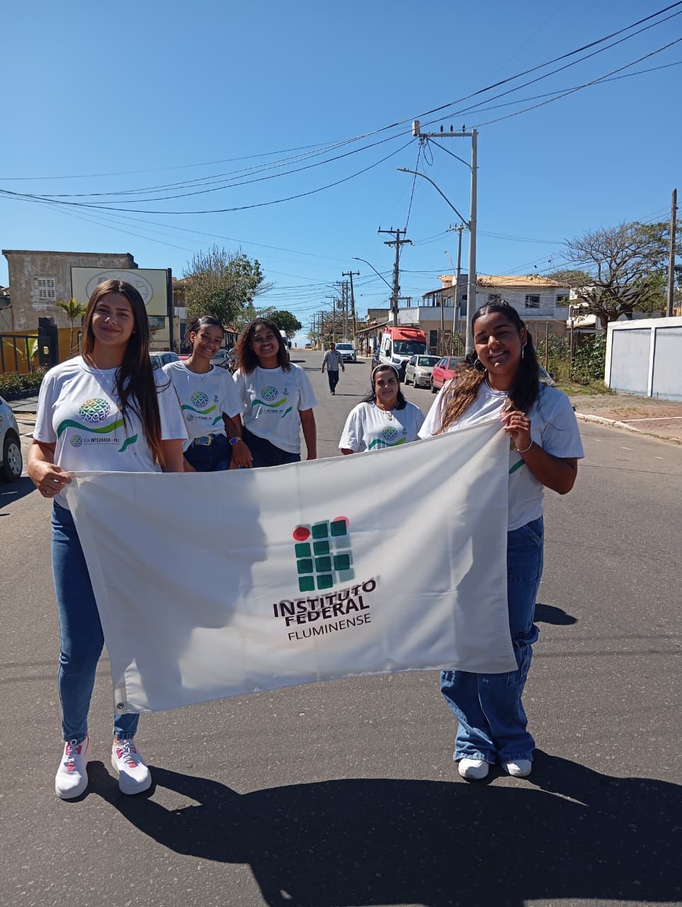 Estudantes da EJA-EPT do Campus São João da Barra participam dos desfiles da Semana da Pátria