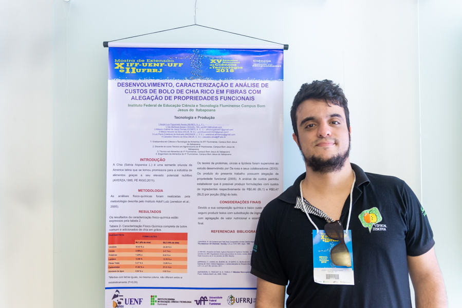 Apresentação de banners marca terceiro dia da Mostra de Extensão