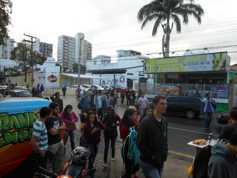 Abertura dos portões às 7h30min