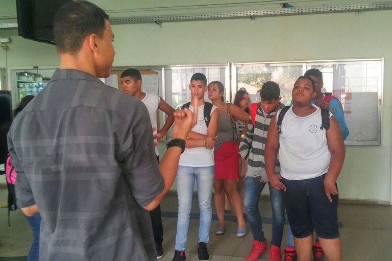 Ação com alunos da Escola Municipal Amaro Prata Tavares
