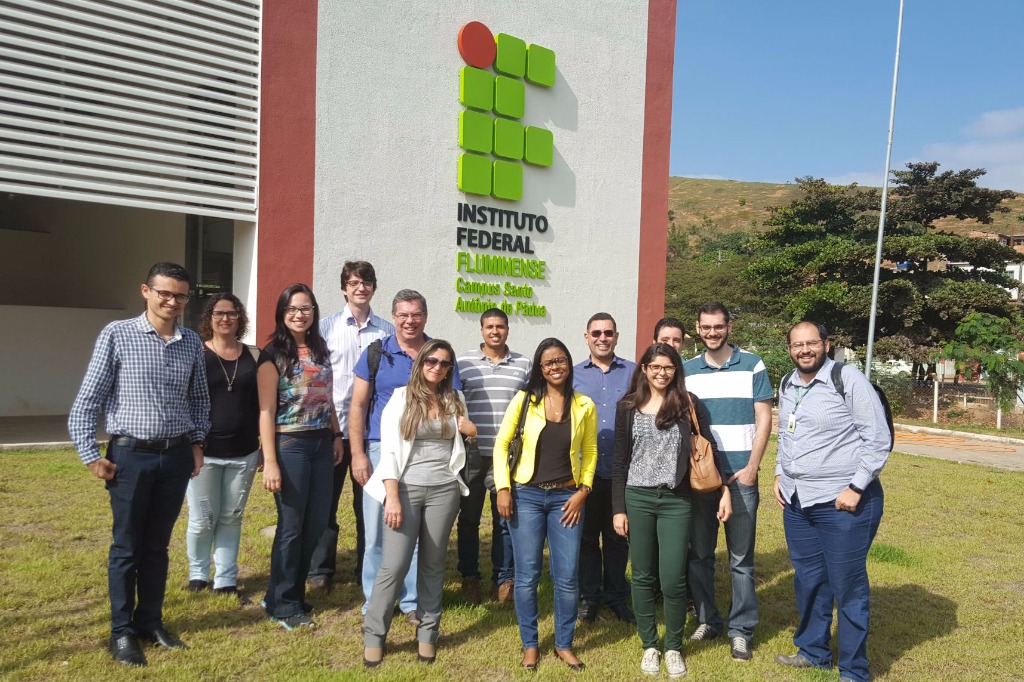 Alunos do SAEG no campus Santo Antônio de Pádua.jpg