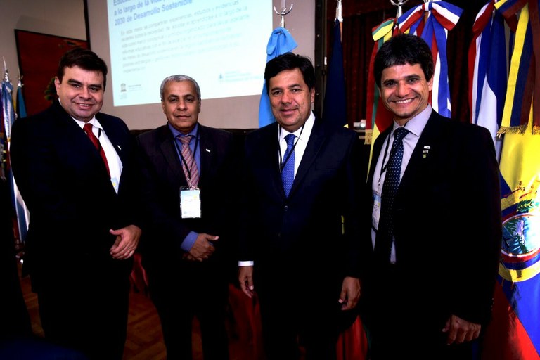 Reitor do IFF participa de reunião de ministros da educação da América Latina e Caribe